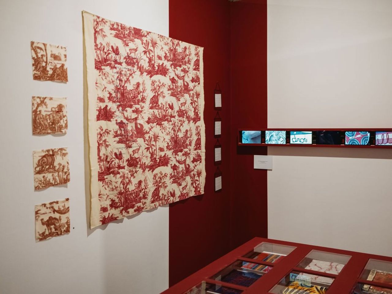 Broder Déborder - Exposition - 14 mars 2024 - Maison Folie de Wazemmes - Lille — At the Maison Folie Wazemmes, filmmaker Dominique Cabrera showcases a collective exhibition Broder Déborder - Women… - Image 12