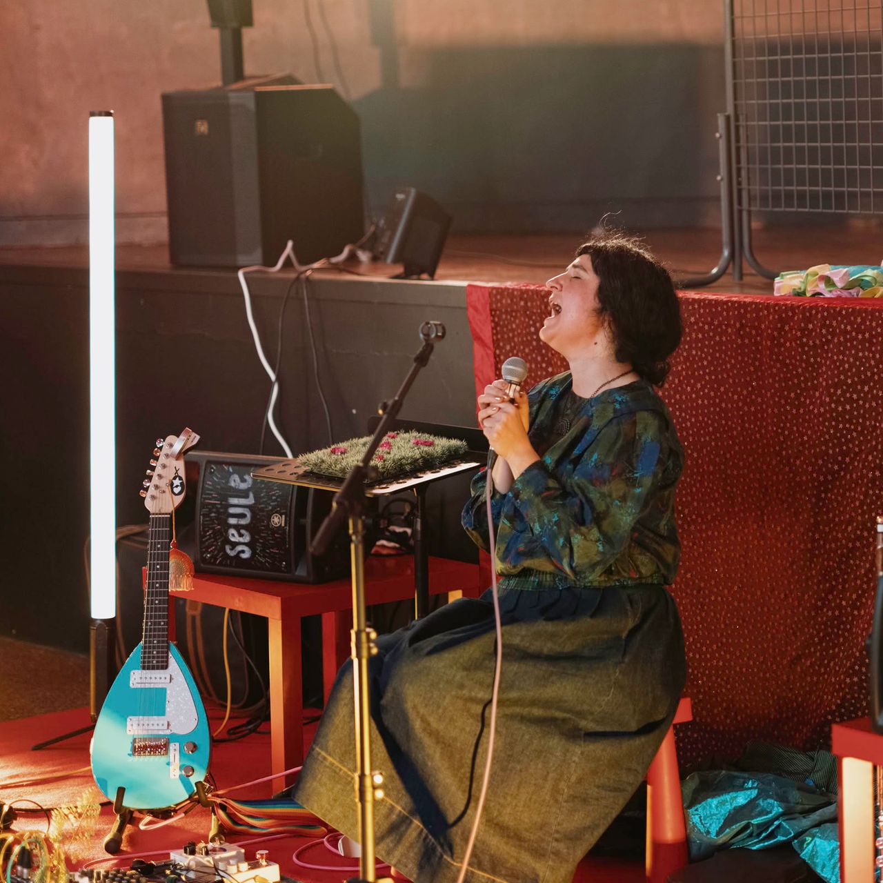 Mariane Berthault, known as Seule Tourbe, is a multi-instrumentalist and solo artist from Hauts-de-France, whose dreamy musical universe fuses baroque, punk, grunge, and new age influences. - Image 2