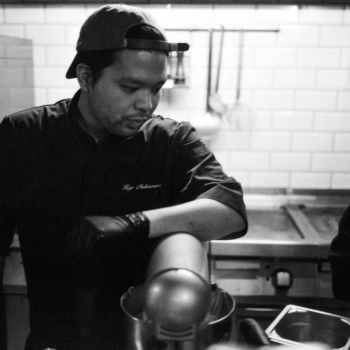 One evening when Chef Sarika Sor is invited by the Lille restaurant Bleu Canard for a four-hands dinner with Chef Ryo Nakamura , Mathieu Drouet captures the atmosphere in the dini… - Image 27