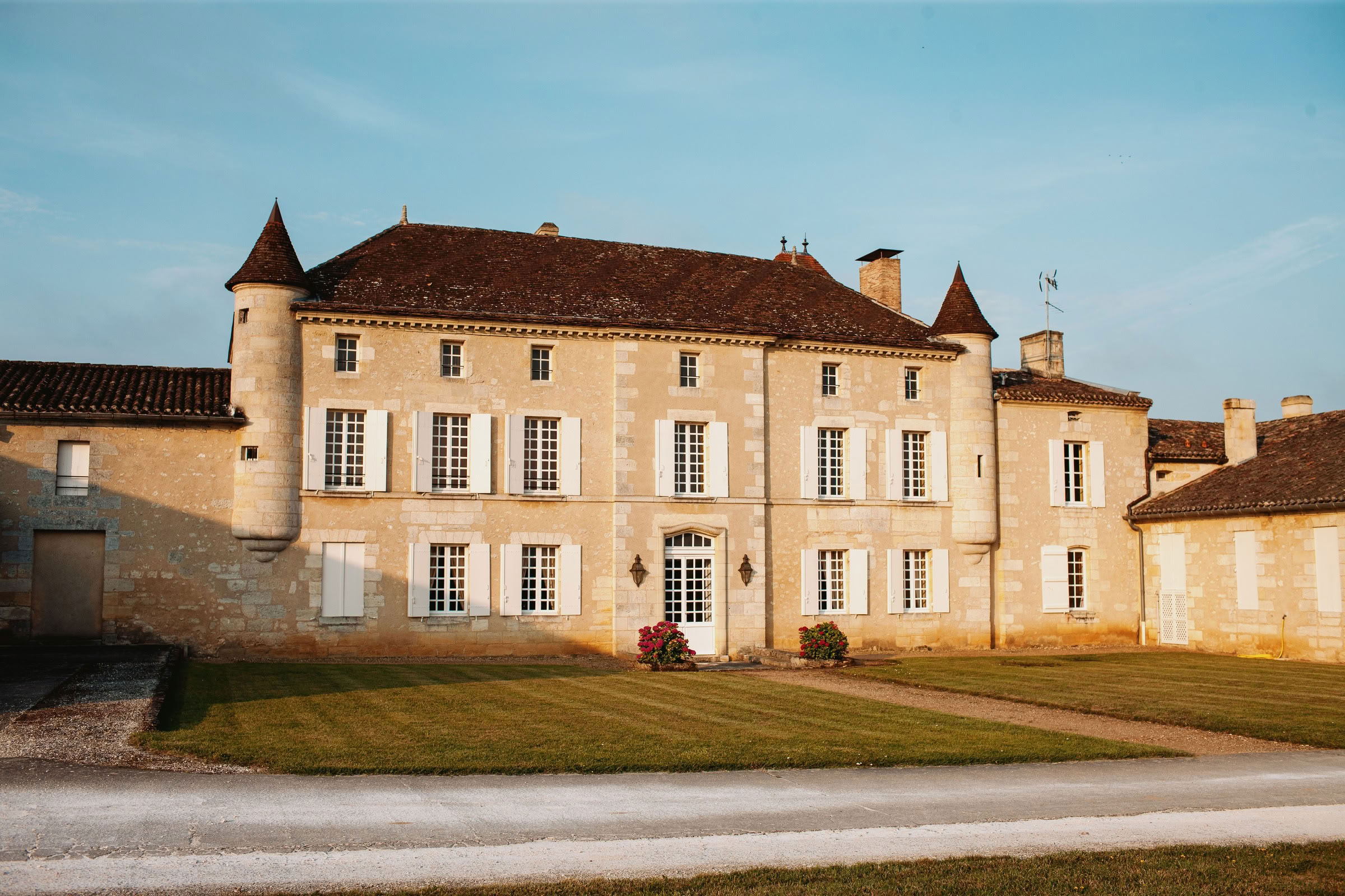 Wine estate photography: Chateau Grand-Mayne - Saint-Emilion - Bordeaux. Château Grand Mayne, a prominent estate in the heart of Saint-Émilion. Dating back to the 15th… - Image 30
