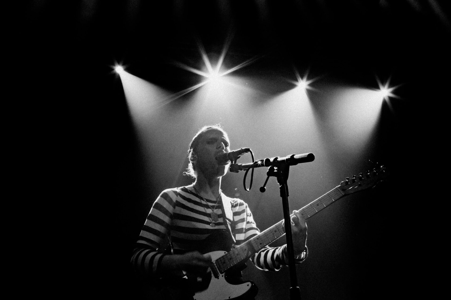 Concert photography — of Anna Calvi — at Le Grand Mix - Tourcoing — (2010)