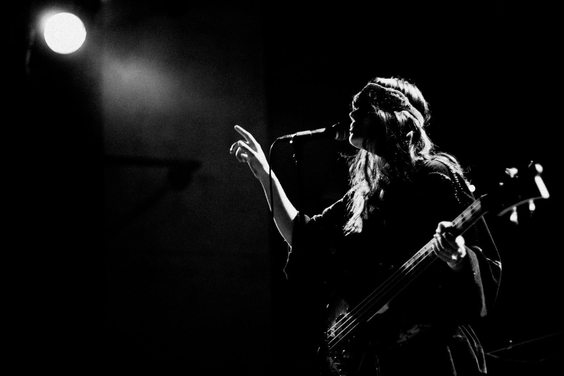 Concert photography — of Bat for Lashes — at Le Grand Mix - Tourcoing — (2007) - Image 6