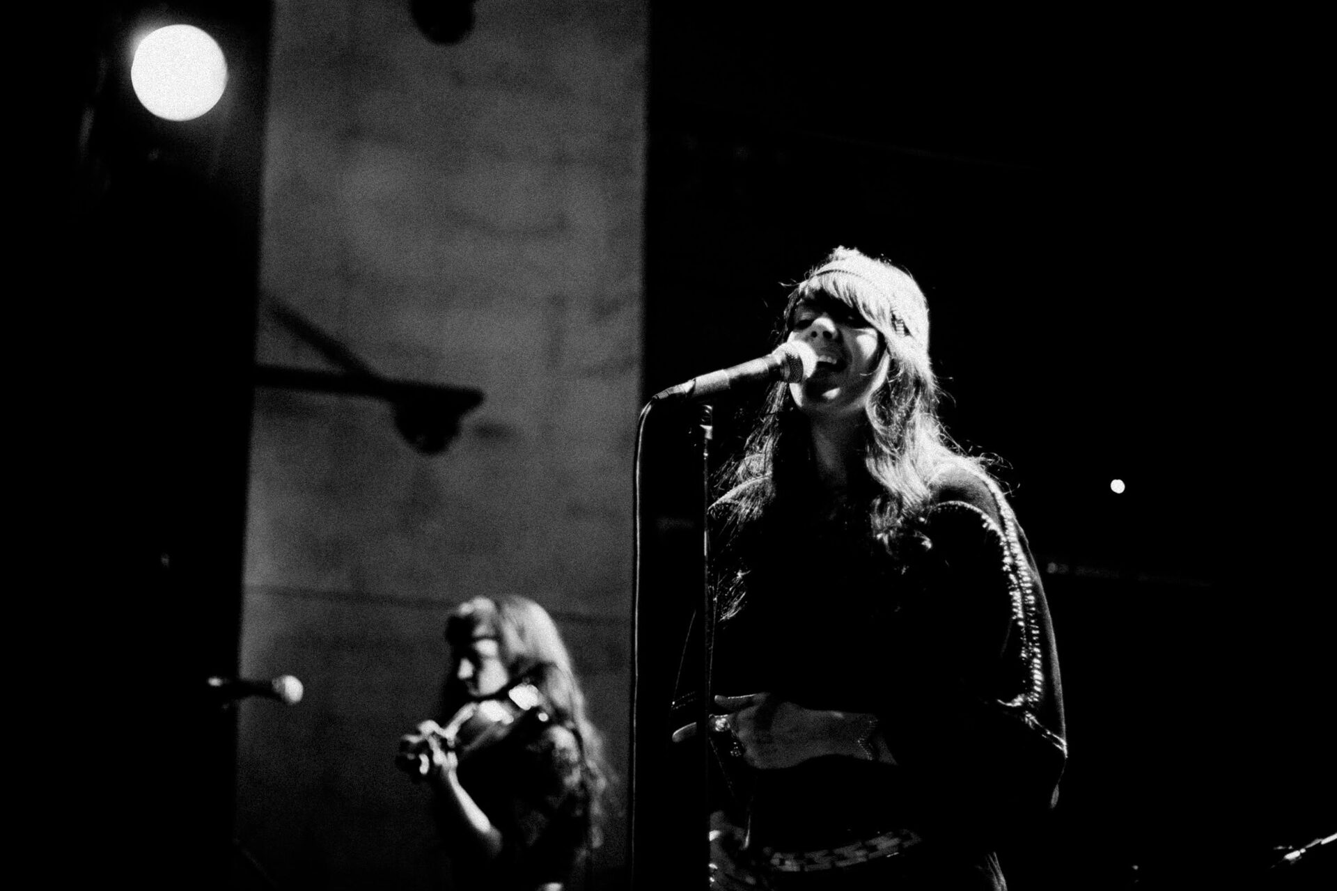 Concert photography — of Bat for Lashes — at Le Grand Mix - Tourcoing — (2007) - Image 8