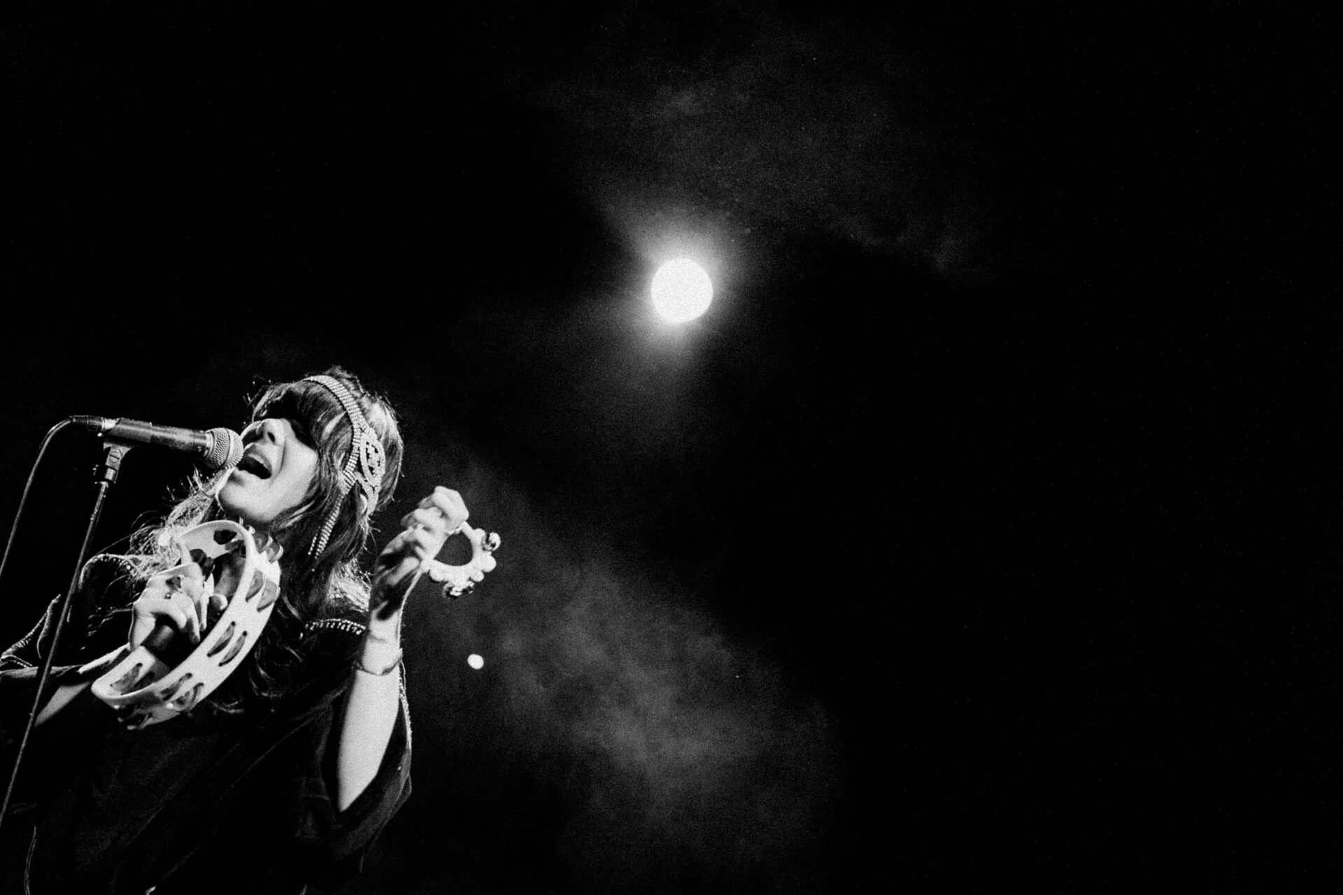 Concert photography — of Bat for Lashes — at Le Grand Mix - Tourcoing — (2007) - Image 18