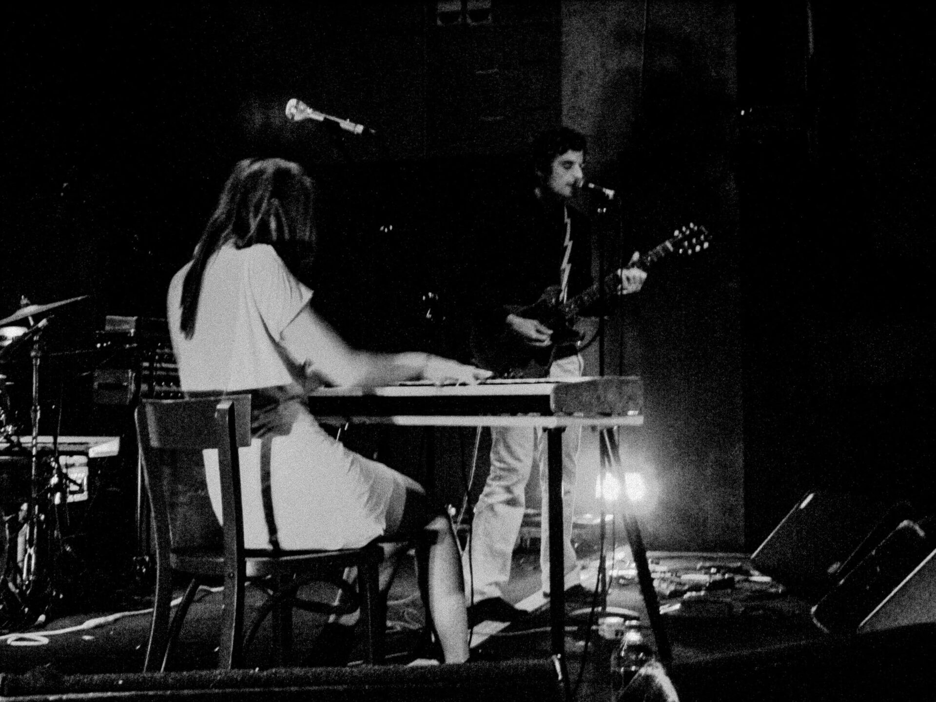 Concert photography — of Blonde Redhead — at Le Grand Mix - Tourcoing — (2004) - Image 3