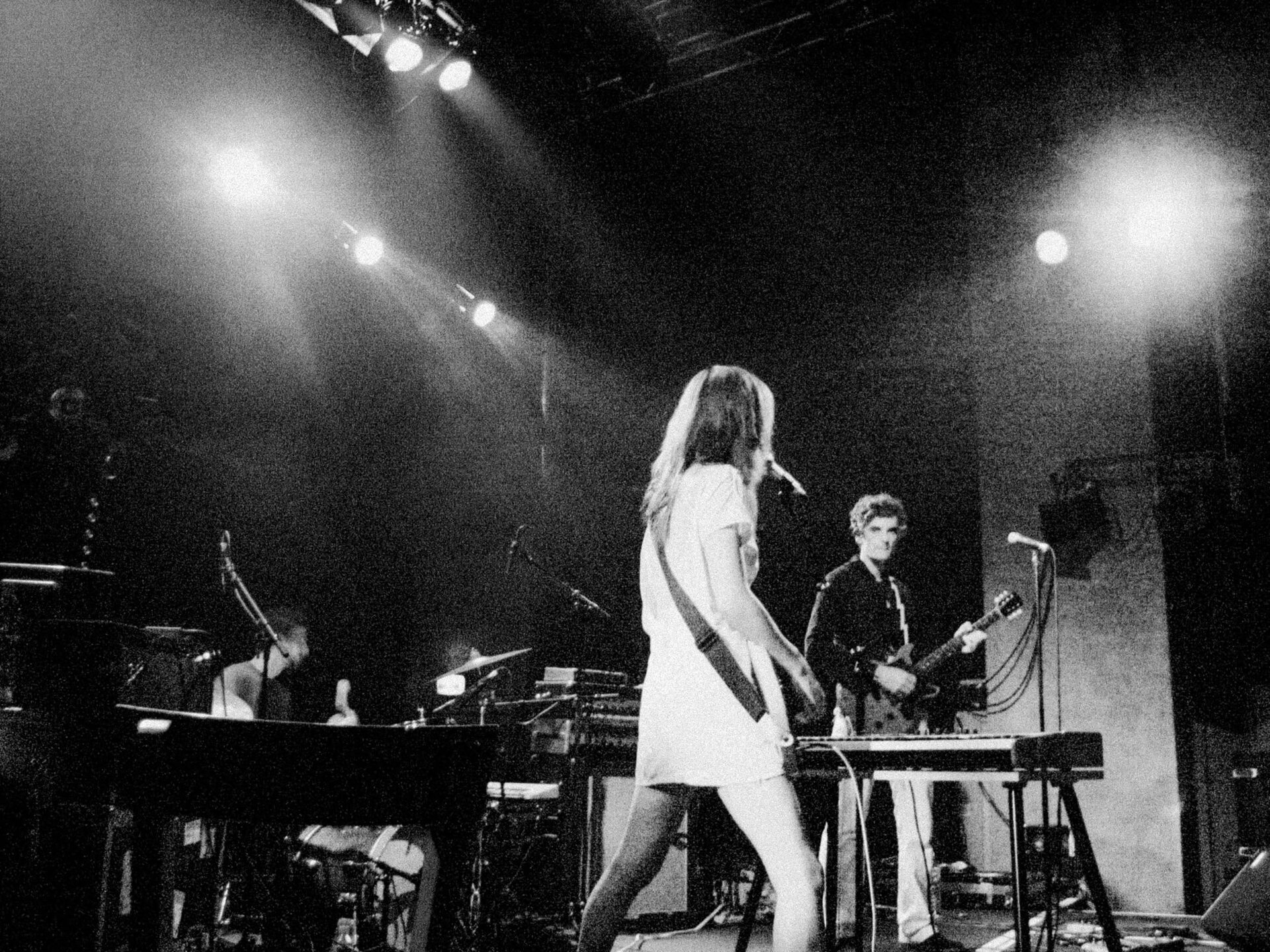 Concert photography — of Blonde Redhead — at Le Grand Mix - Tourcoing — (2004) - Image 7