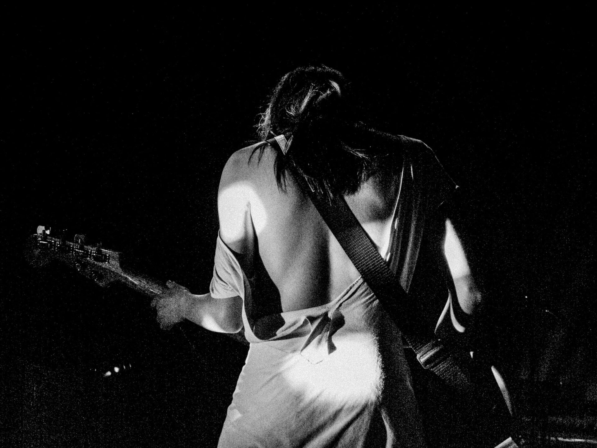 Concert photography — of Blonde Redhead — at Le Grand Mix - Tourcoing — (2004) - Image 10