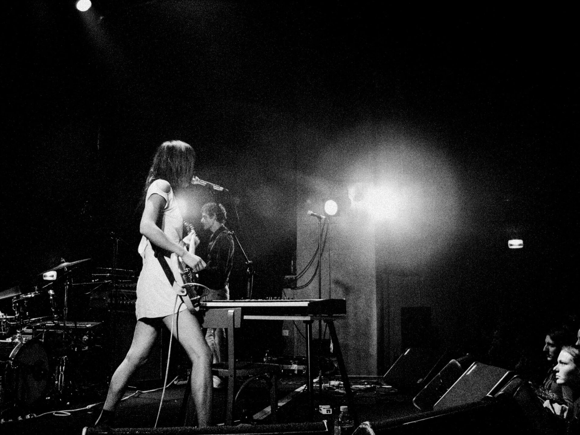 Concert photography — of Blonde Redhead — at Le Grand Mix - Tourcoing — (2004) - Image 18