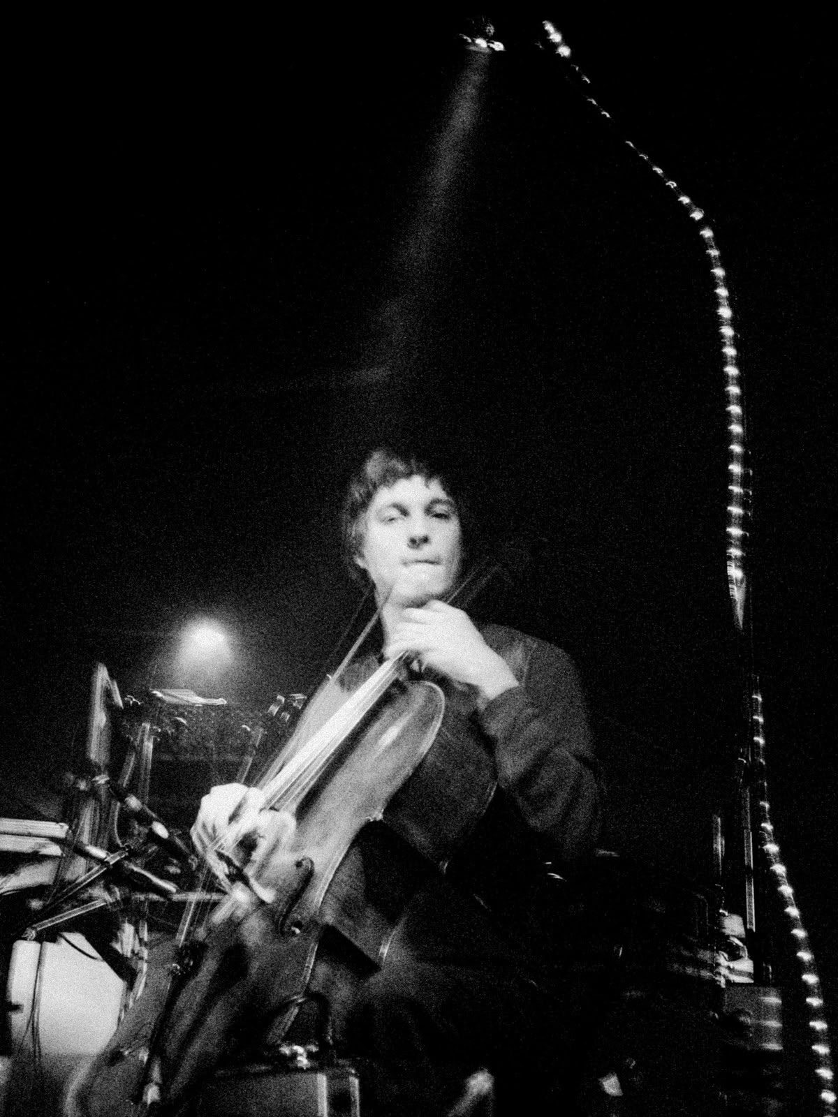 Concert photography — of DAAU — at 1er April 2004 - Le Splendid - Lille — (2023) - Image 5