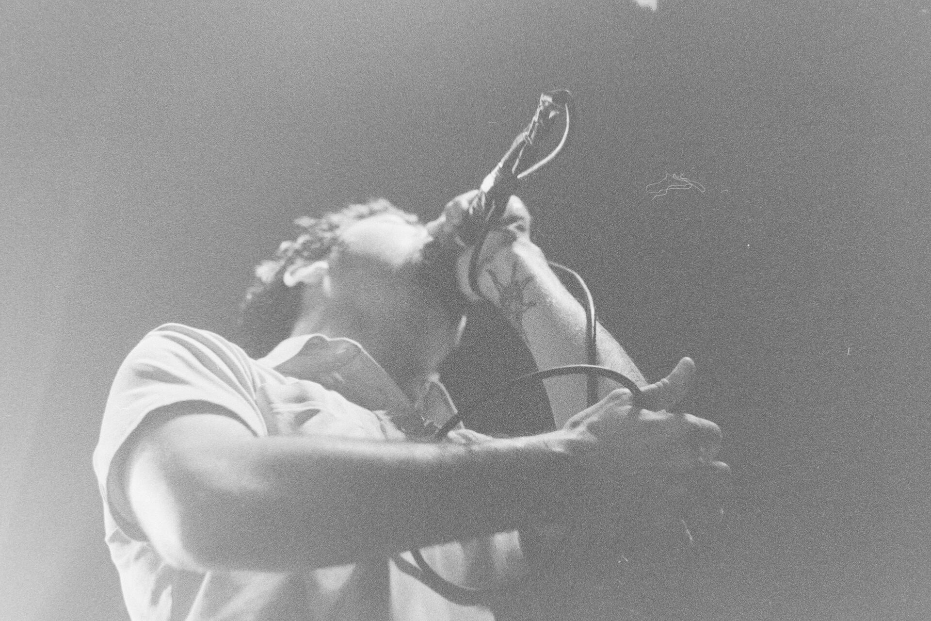 Concert photography — of Deftones — at L'Aeronef - Lille — (1998) - Image 17