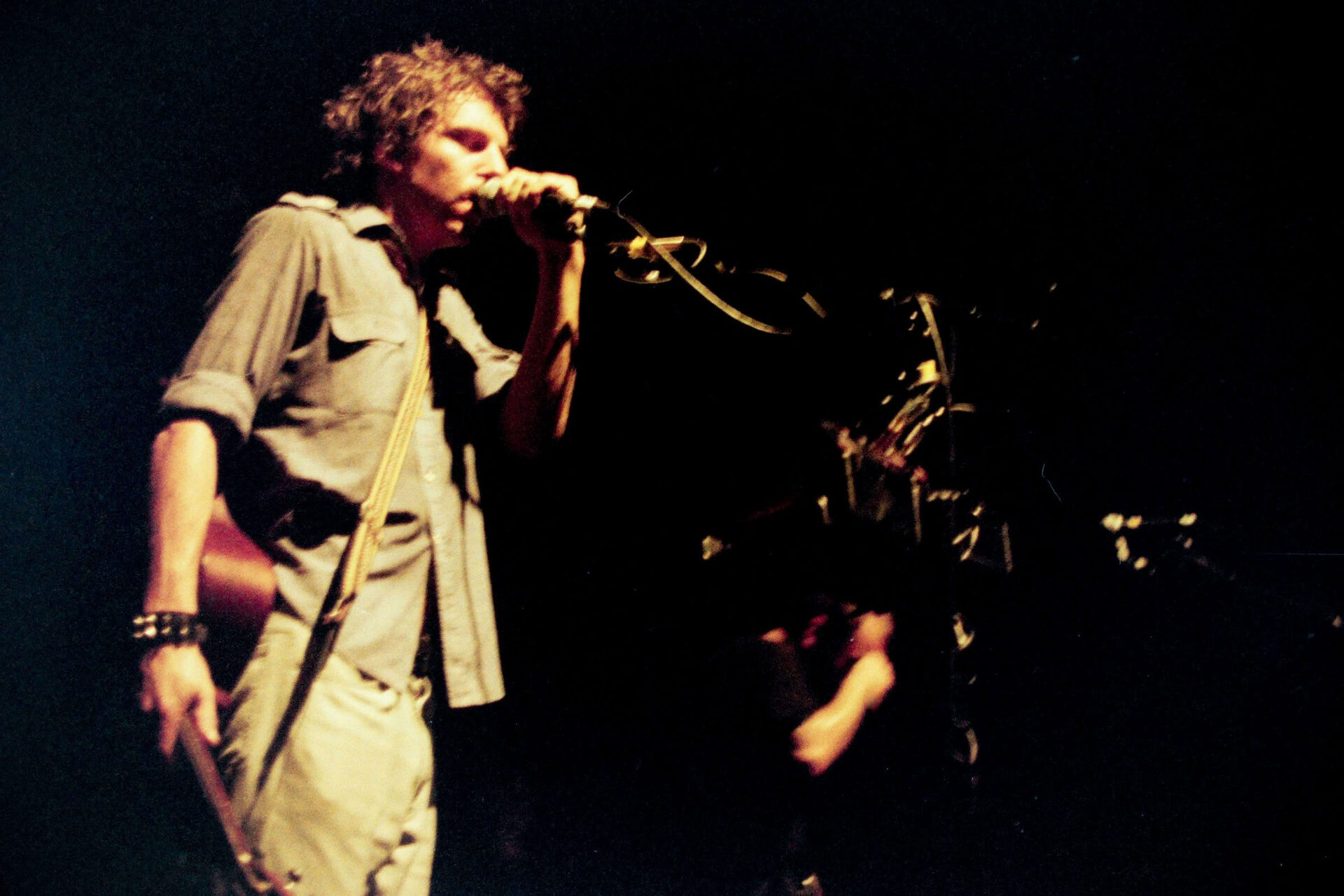 Concert photography — of dEUS — at L'Aéronef - Lille — (1999) - Image 3