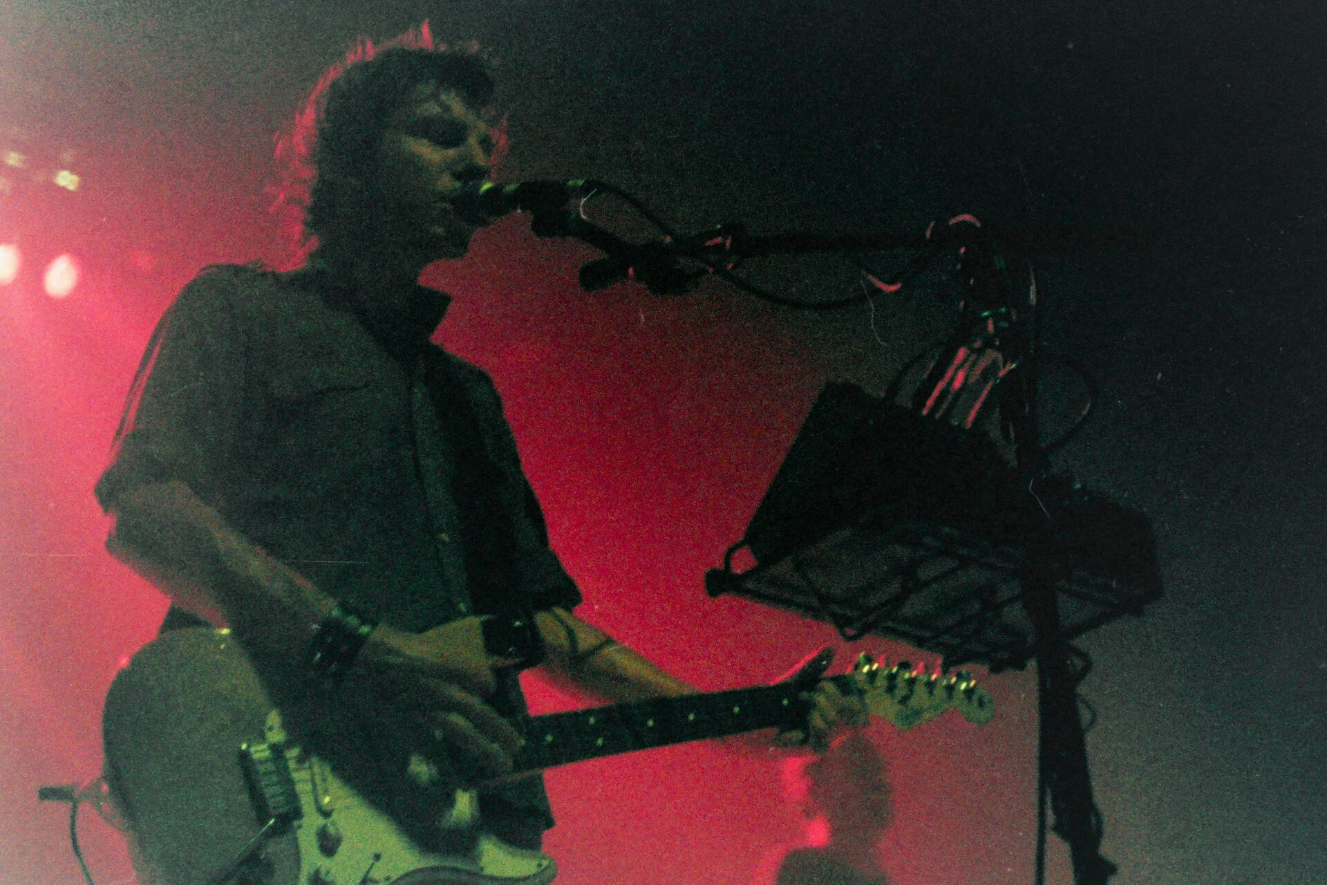 Concert photography — of dEUS — at L'Aéronef - Lille — (1999) - Image 4