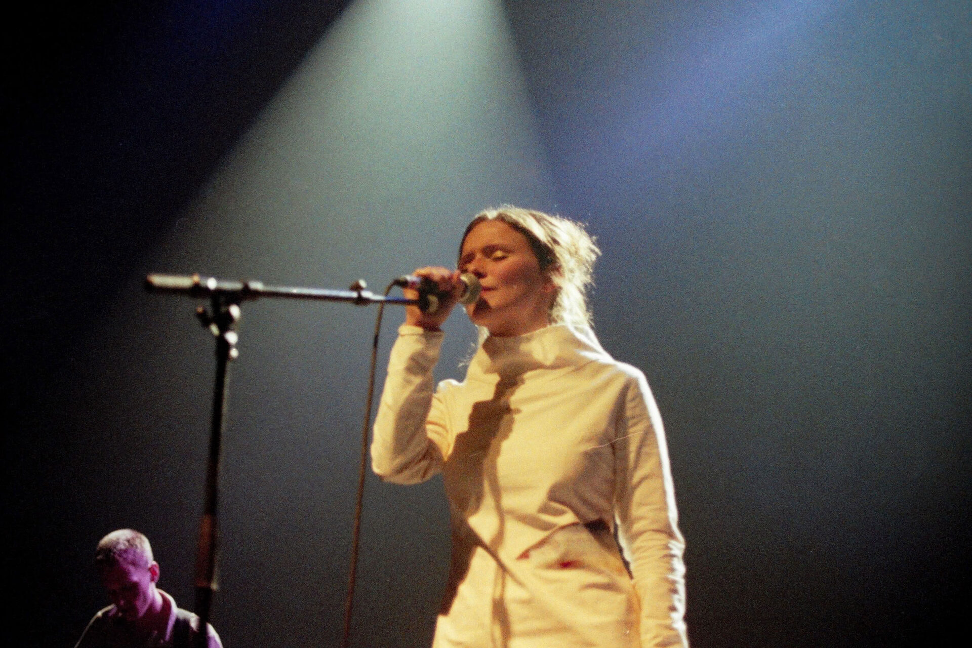 Concert photography — of Emilíana Torrini — at L'Aeronef - Lille — (1999) - Image 4