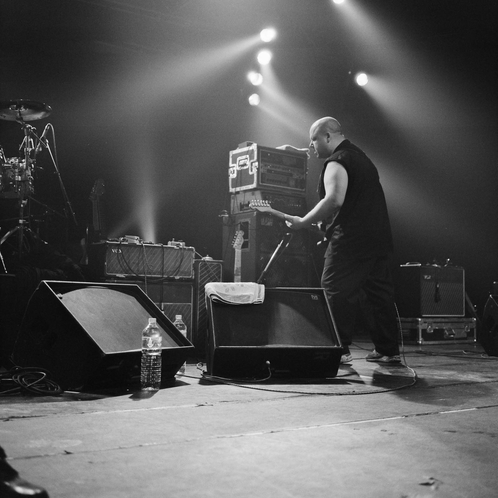 Concert photography — of Frank Black and the Catholics — at L'Aeronef - Lille — (2001) - Image 10