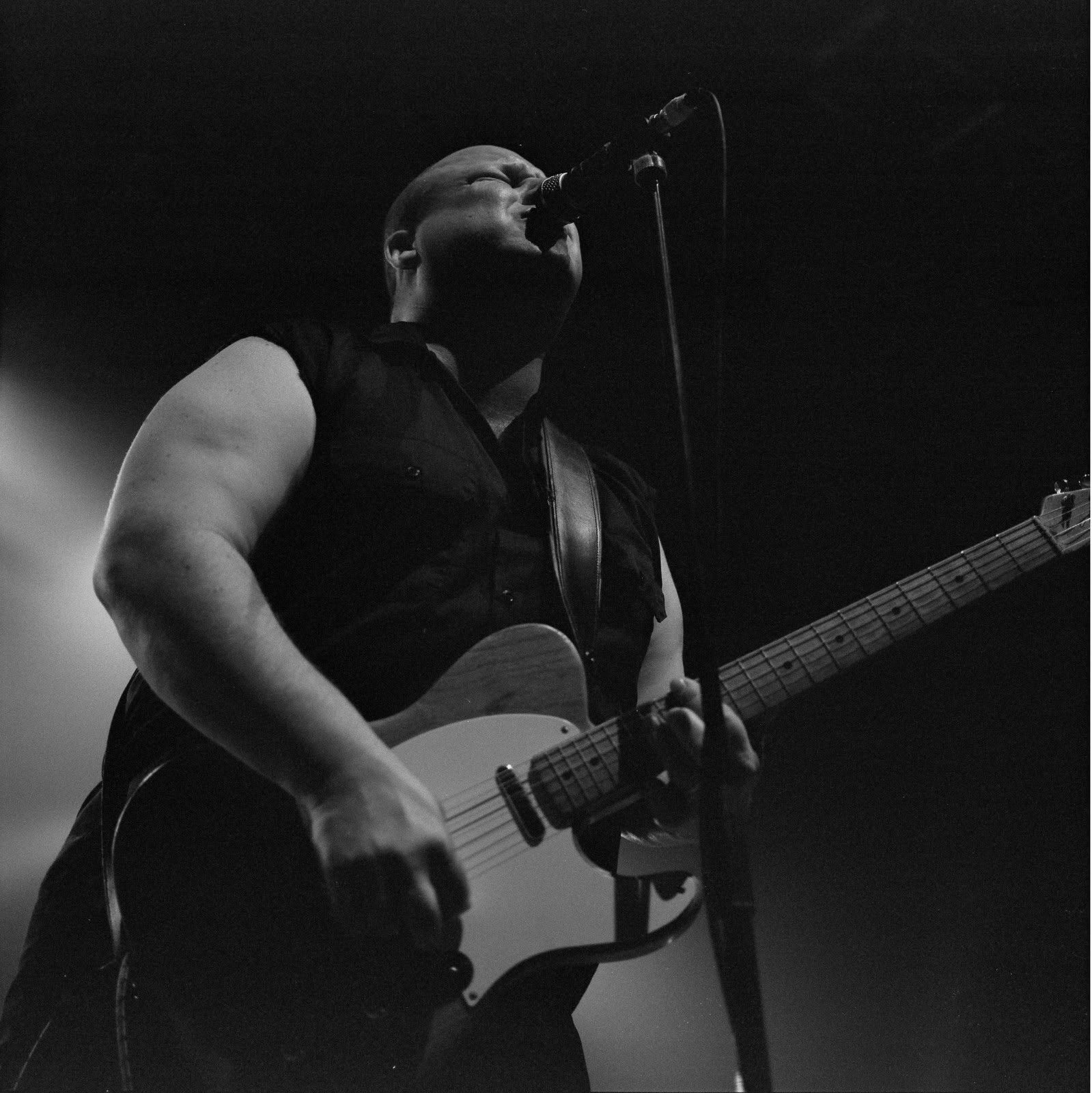 Concert photography — of Frank Black and the Catholics — at L'Aeronef - Lille — (2001) - Image 23