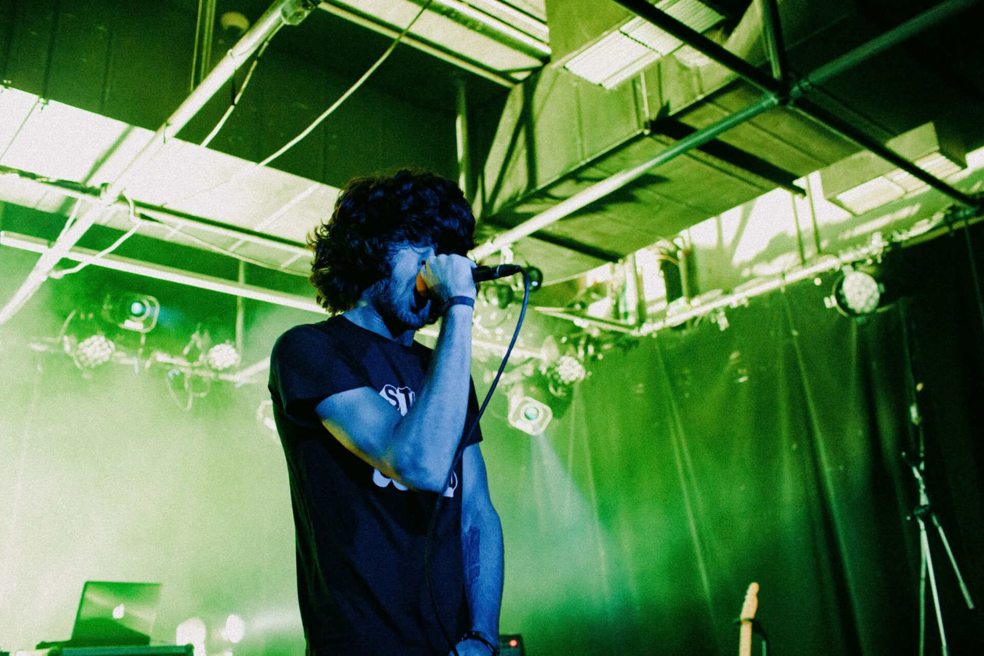 Concert photography — of I AM UN CHIEN !! — at L'Aeronef - Lille — (2023) - Image 9