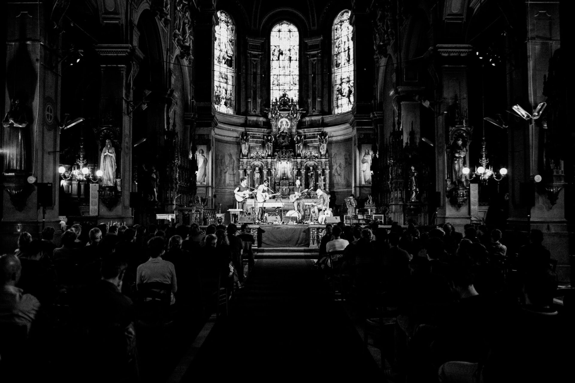 Concert photography — of Isbells — at Le Grand Mix - Tourcoing — (2011) - Image 4