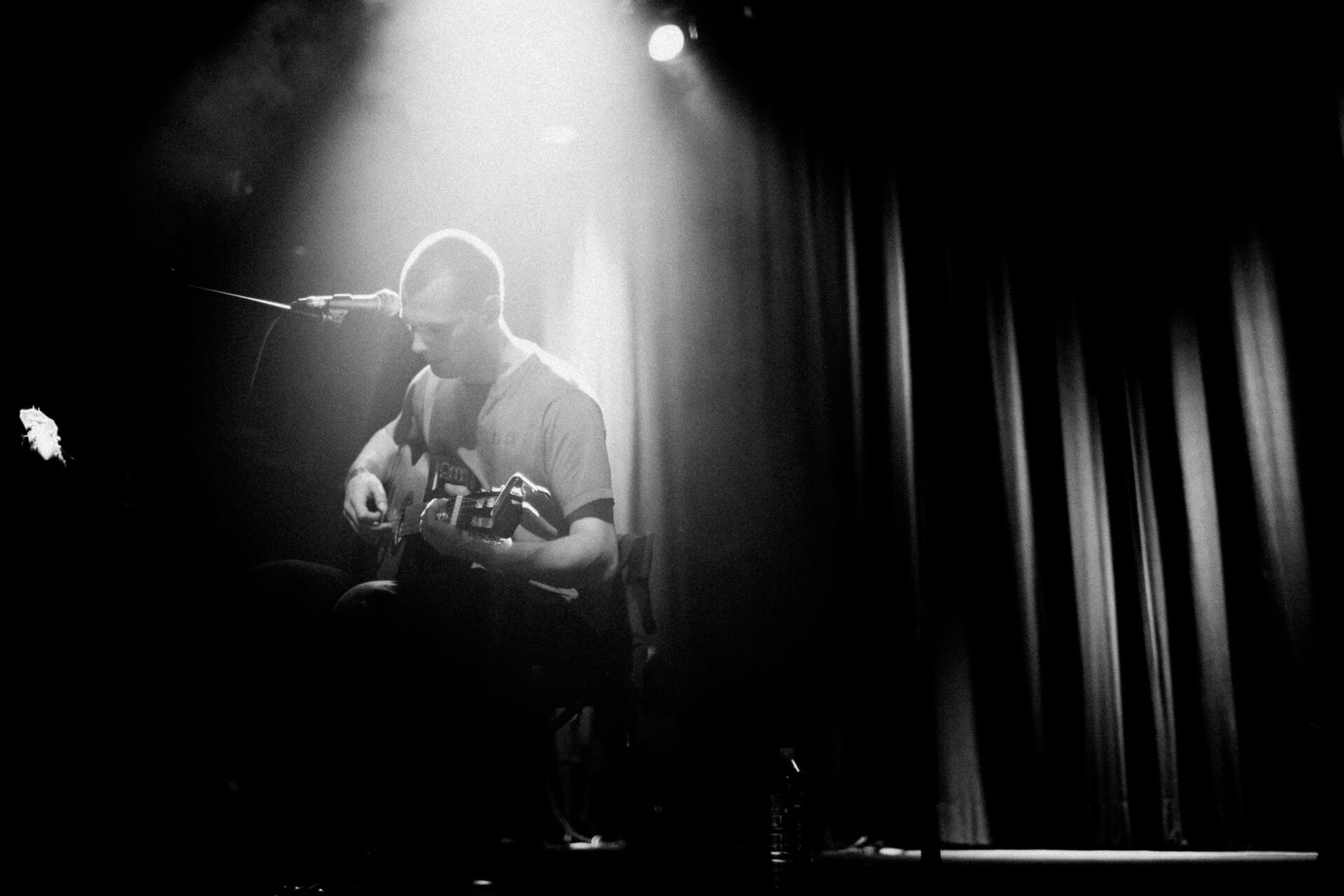 Concert photography — of Matt Elliot — at Le Grand Mix - Tourcoing — (2009) - Image 3