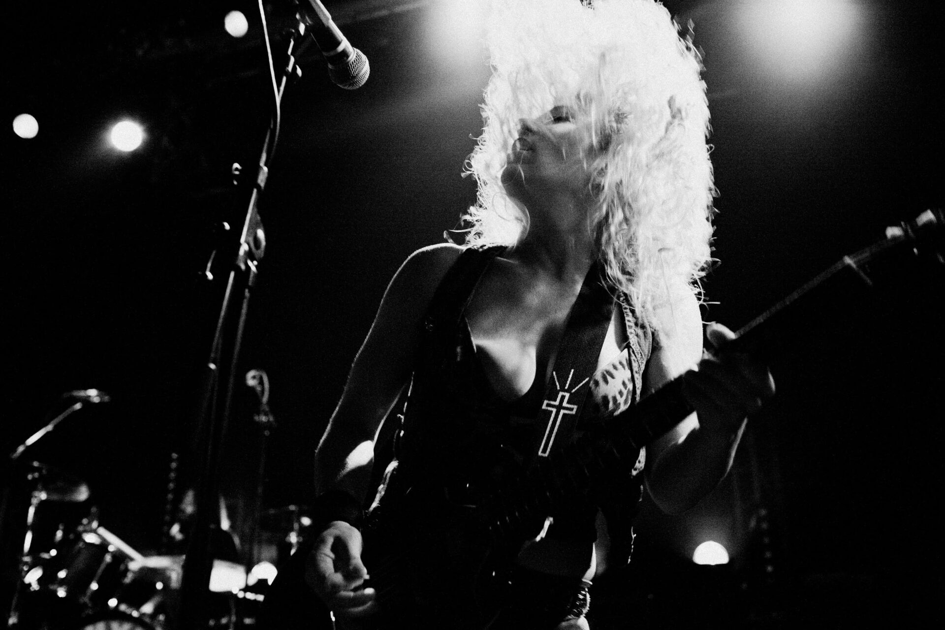 Concert photography — of Nashville Pussy — at Le Grand Mix - Tourcoing — (2011) - Image 4