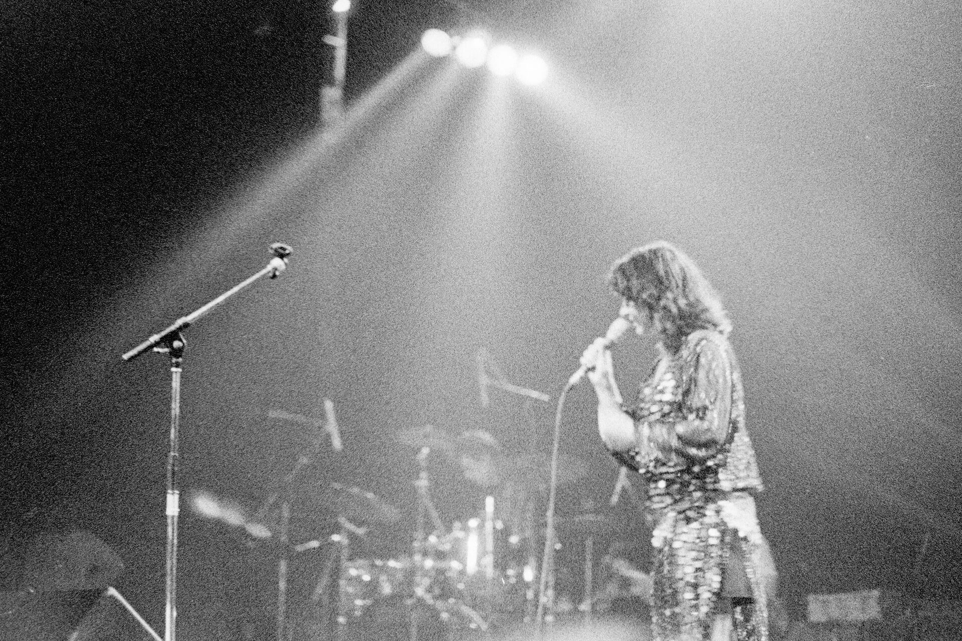 Concert photography — of Natasha Atlas — at L'Aéronef - Lille — (1998)