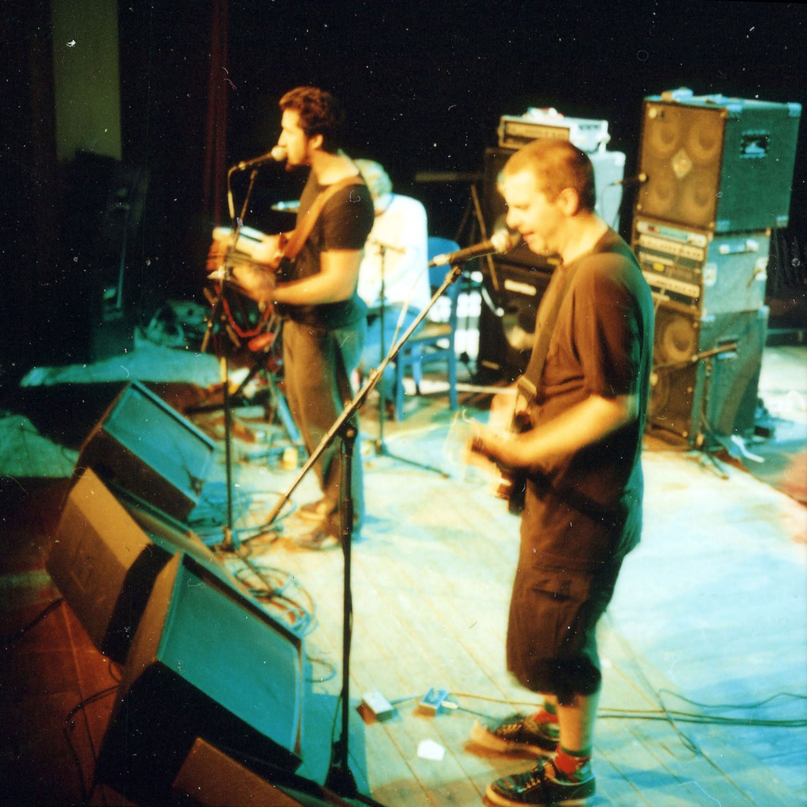 Concert photography — of Pinback — at Salle des concerts - Arras — (2000)