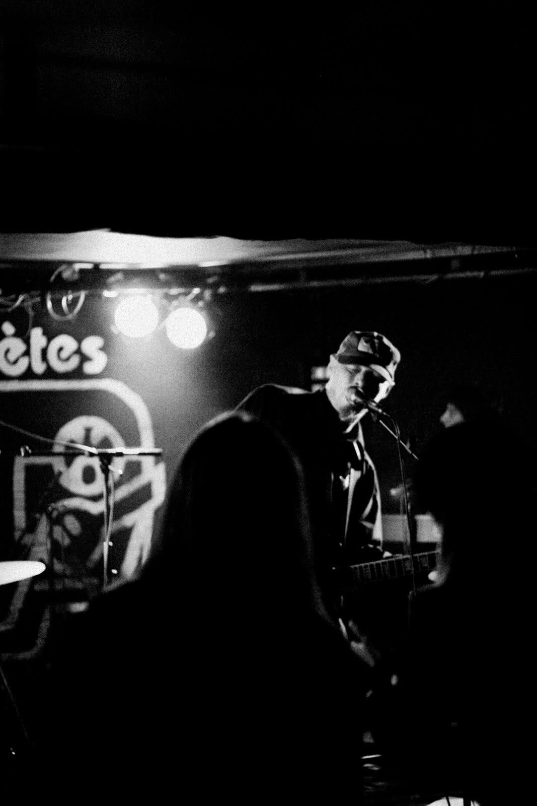 Concert photography — of RED — at La Cave aux poetes - Roubaix — (2005)
