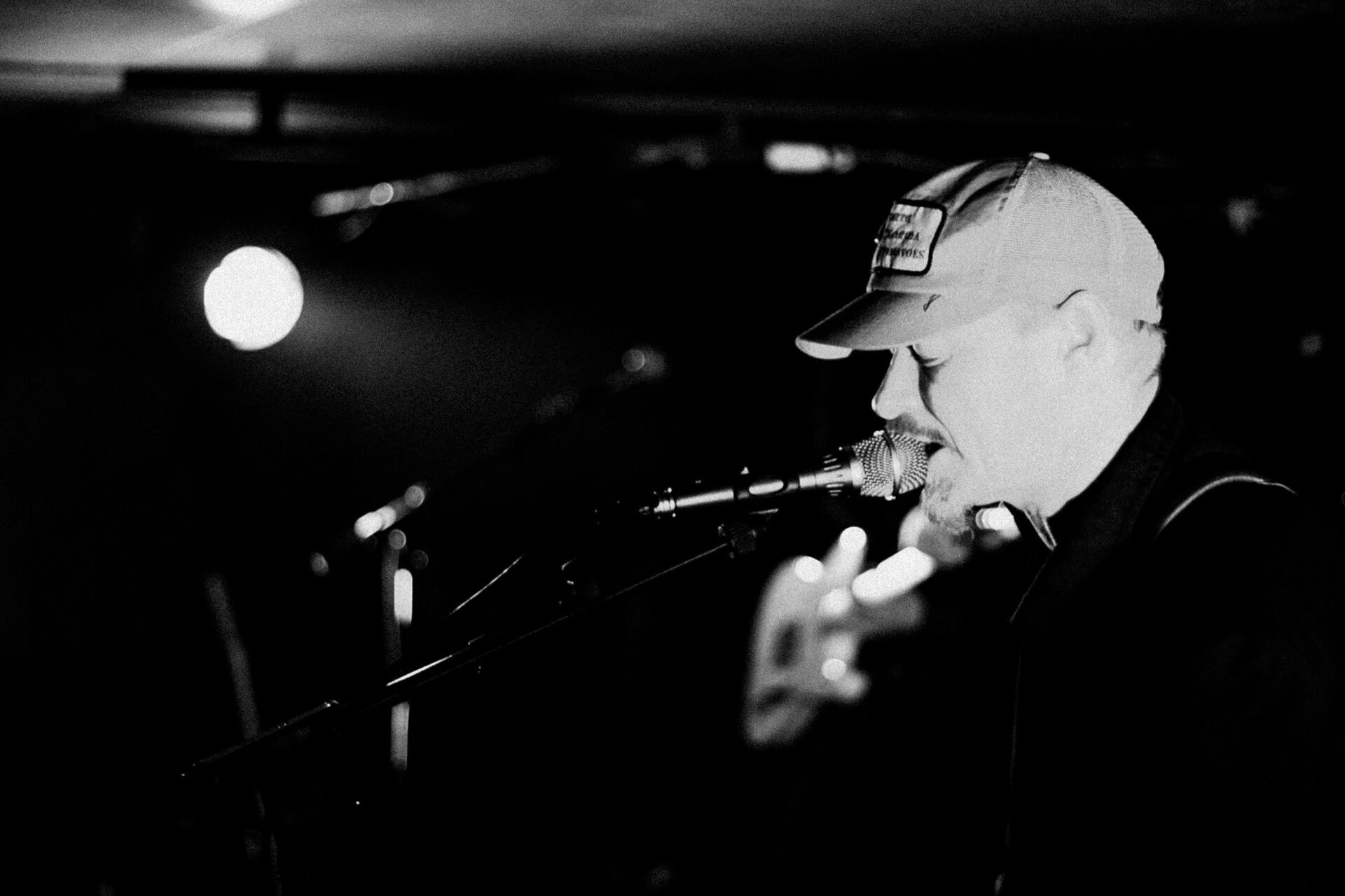 Concert photography — of RED — at La Cave aux poetes - Roubaix — (2005) - Image 6