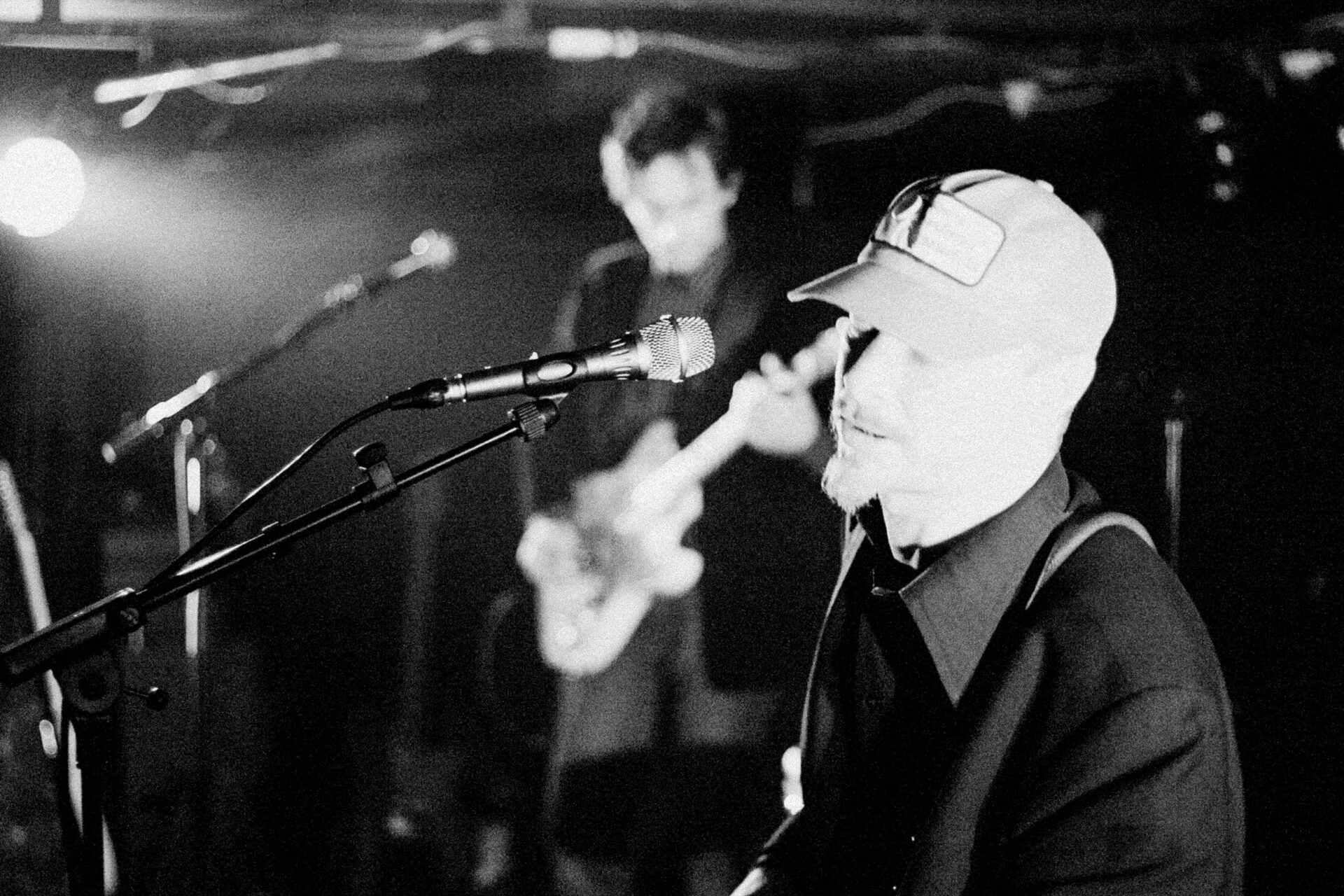 Concert photography — of RED — at La Cave aux poetes - Roubaix — (2005) - Image 7