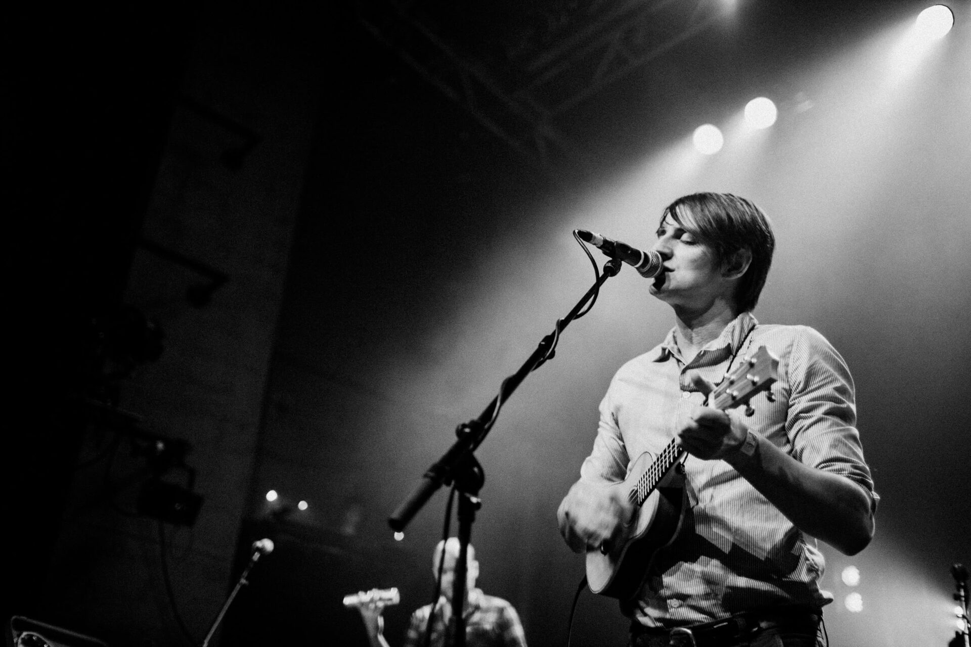 Concert photography — of The Leisure Society — at Le Grand Mix - Tourcoing — (2011) - Image 4