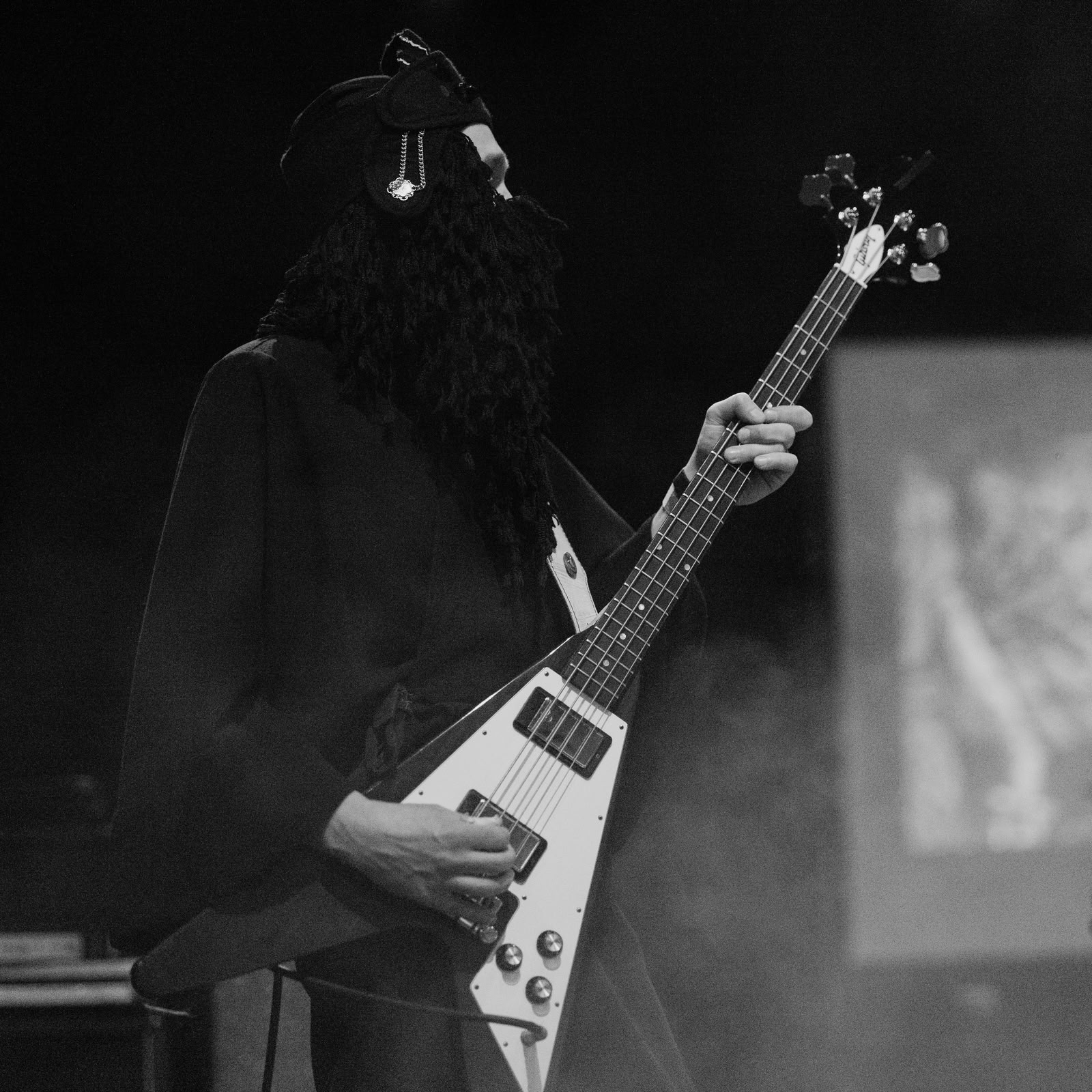 Wyatt E. est un groupe belge de drone/doom metal formé en 2015, réputé pour ses compositions hypnotiques et atmosphériques inspirées des civilisations anciennes, notamment la mythologie mésopotamienne. - Image 5