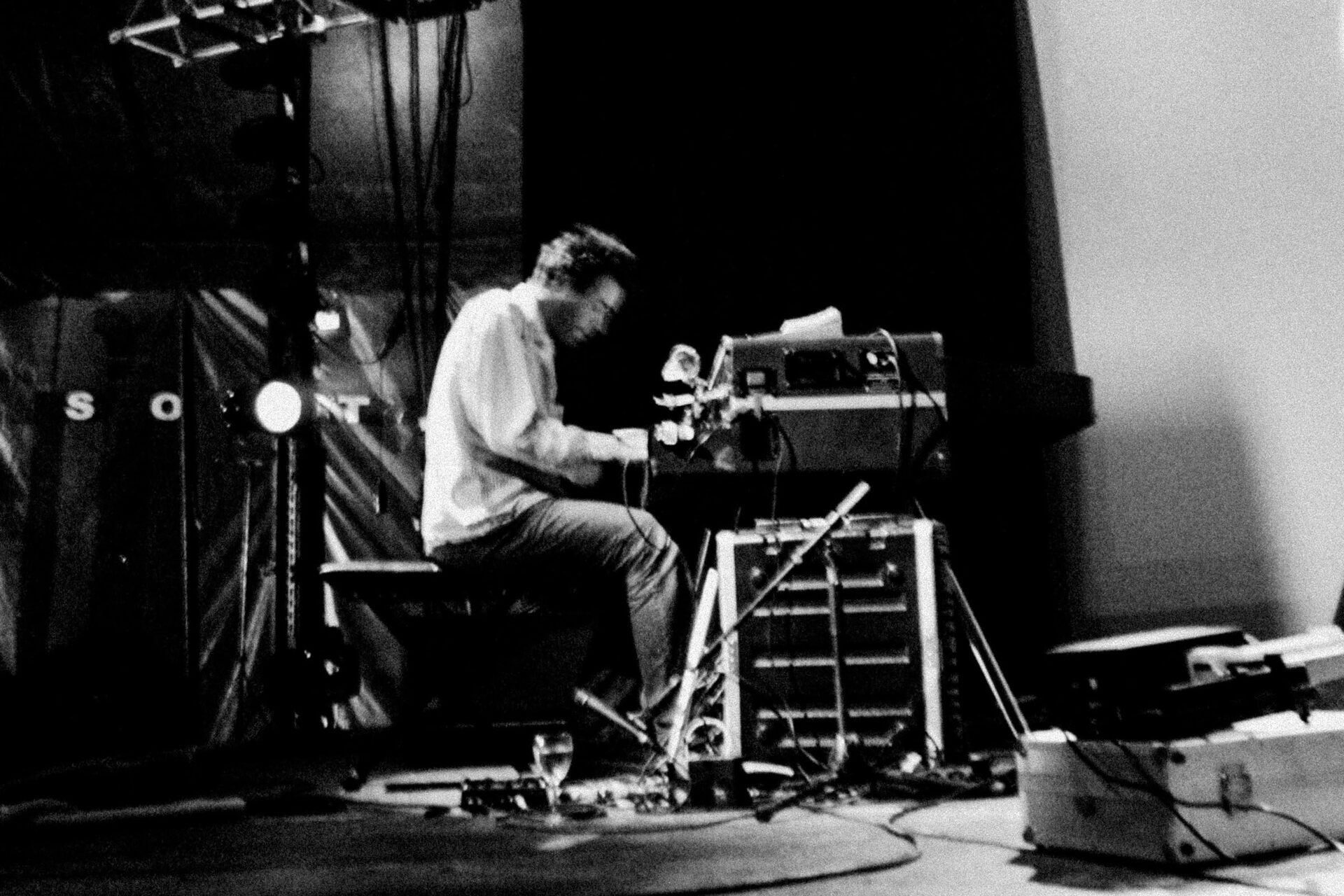 Concert photography — of Man — at Festival Scopitone - Nantes — (2004) - Image 13