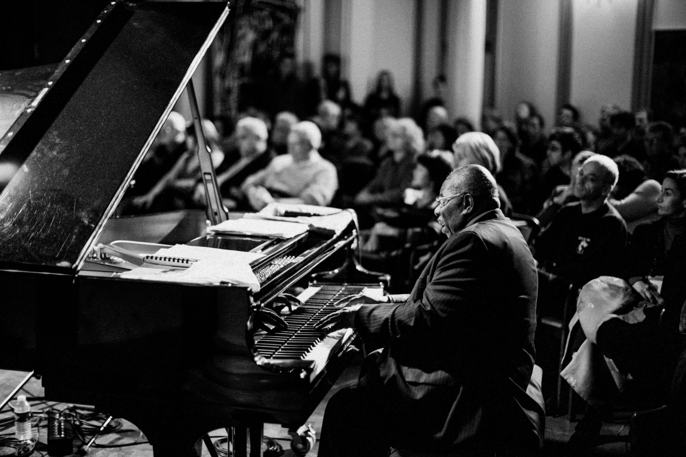 Concert photography — of Oliver Jones — at Jazzy Colors - Paris — (2008) - Image 11